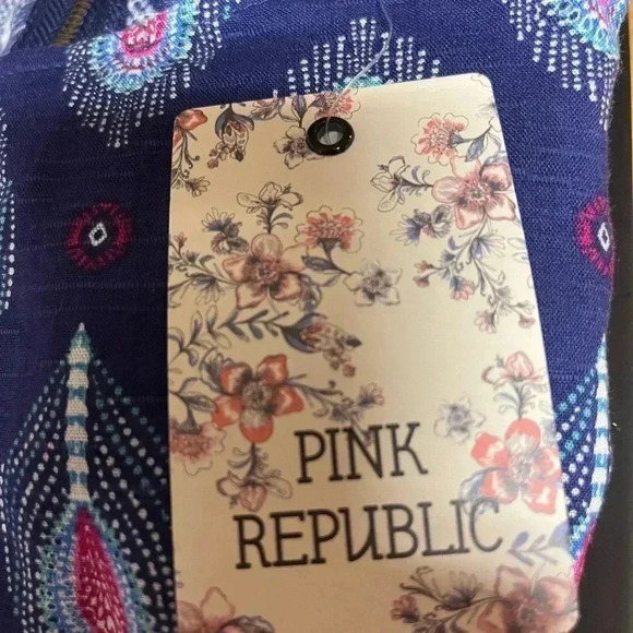 Pink Republic Top sz small - Picture 7 of 10